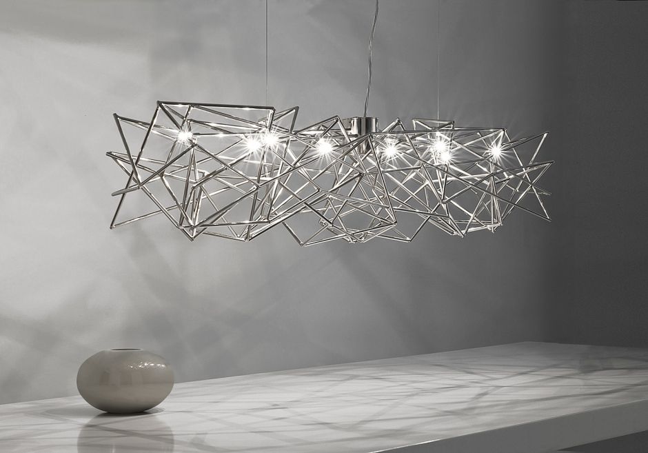 El enfoque ilustrado de Kimberly Loaiza para incorporar lámparas de diseño en el interior